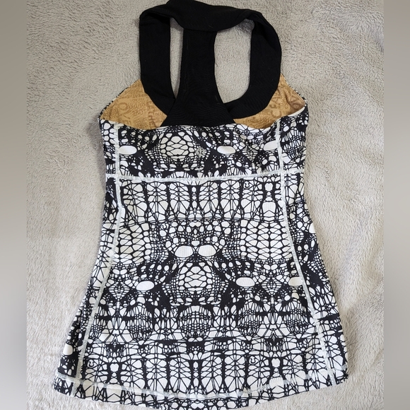 Lululemon Scoop Neck Tank - Picture 4 of 6